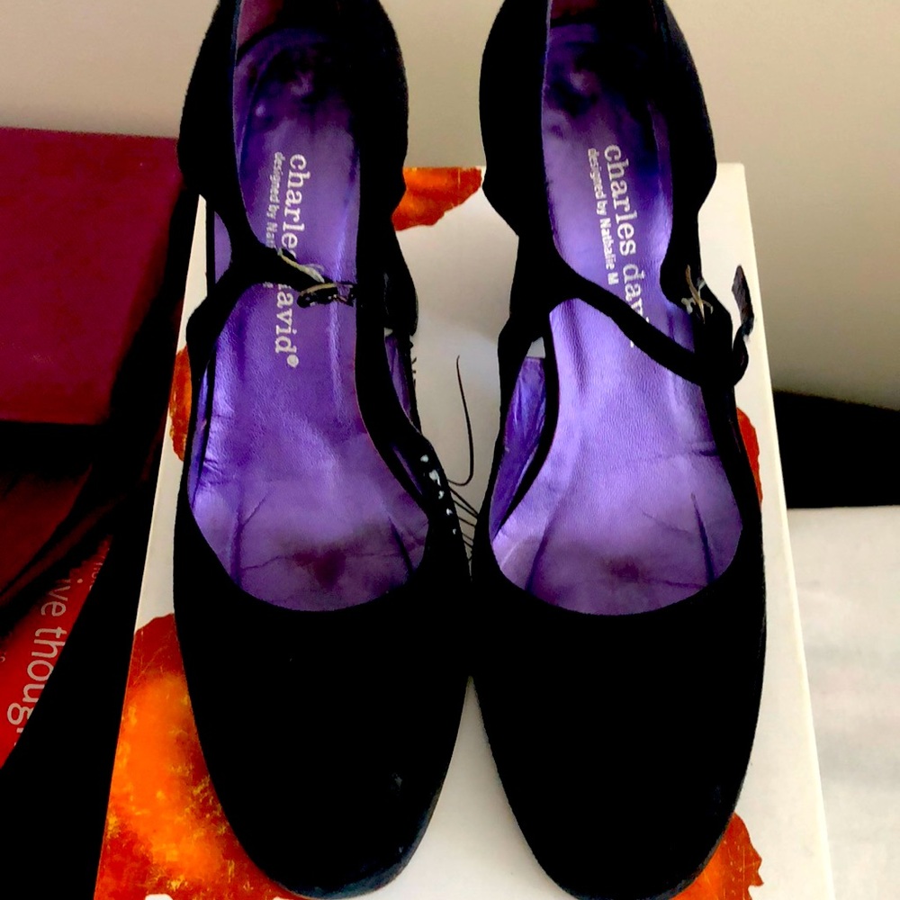 Charles David suede pumps with 3.5 inch heel